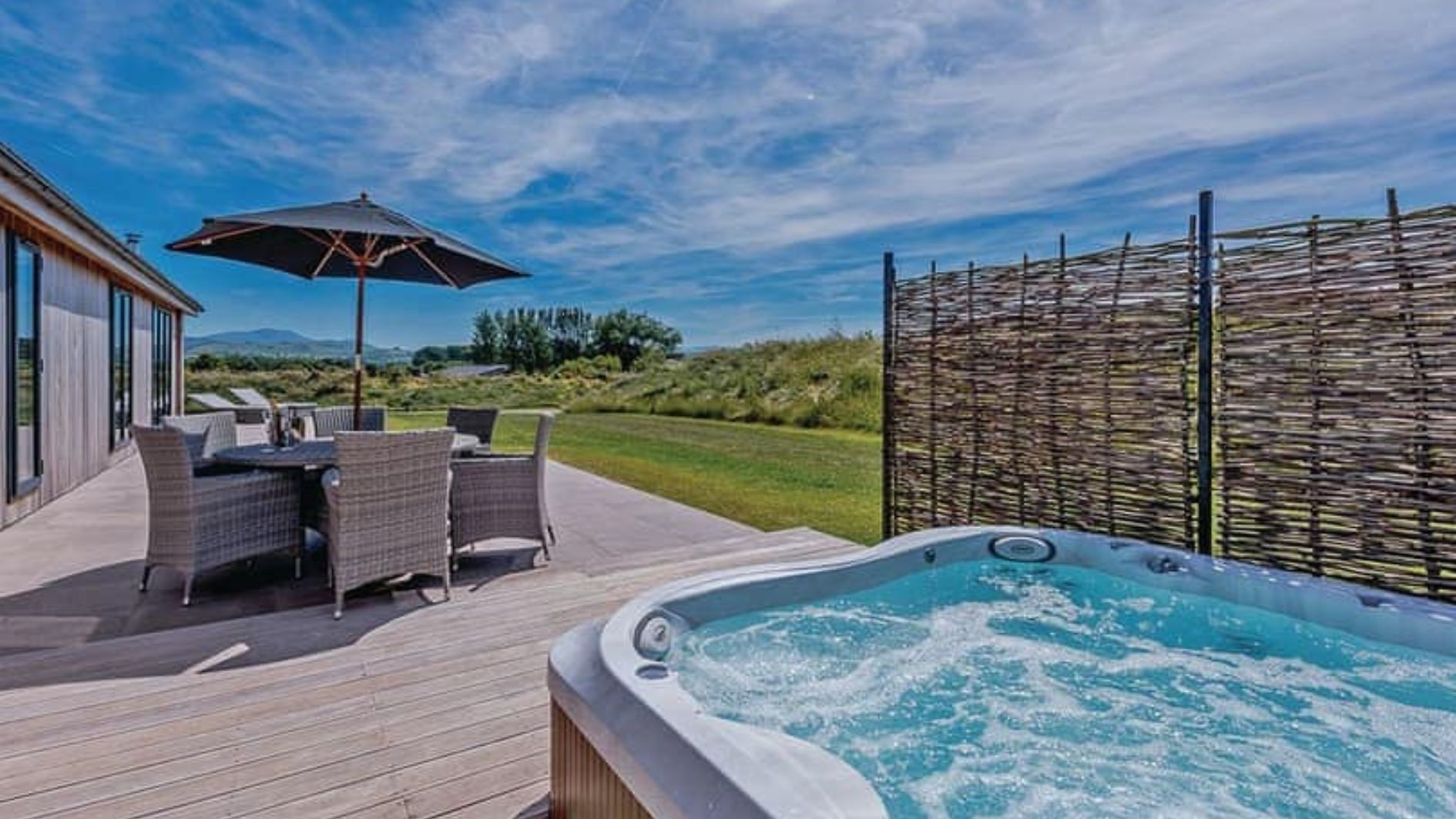 luxury lodges with hot tubs